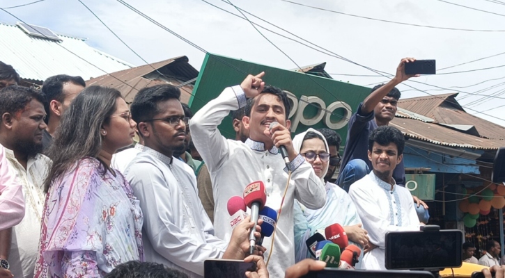 সেবার জন্য কেউ ঘুষ চেয়ে হাত বাড়ালে থুতু দেবেন: সারজিস